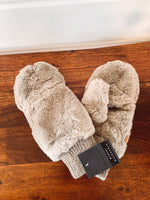 Load image into Gallery viewer, Convertible Fuzzy Mittens
