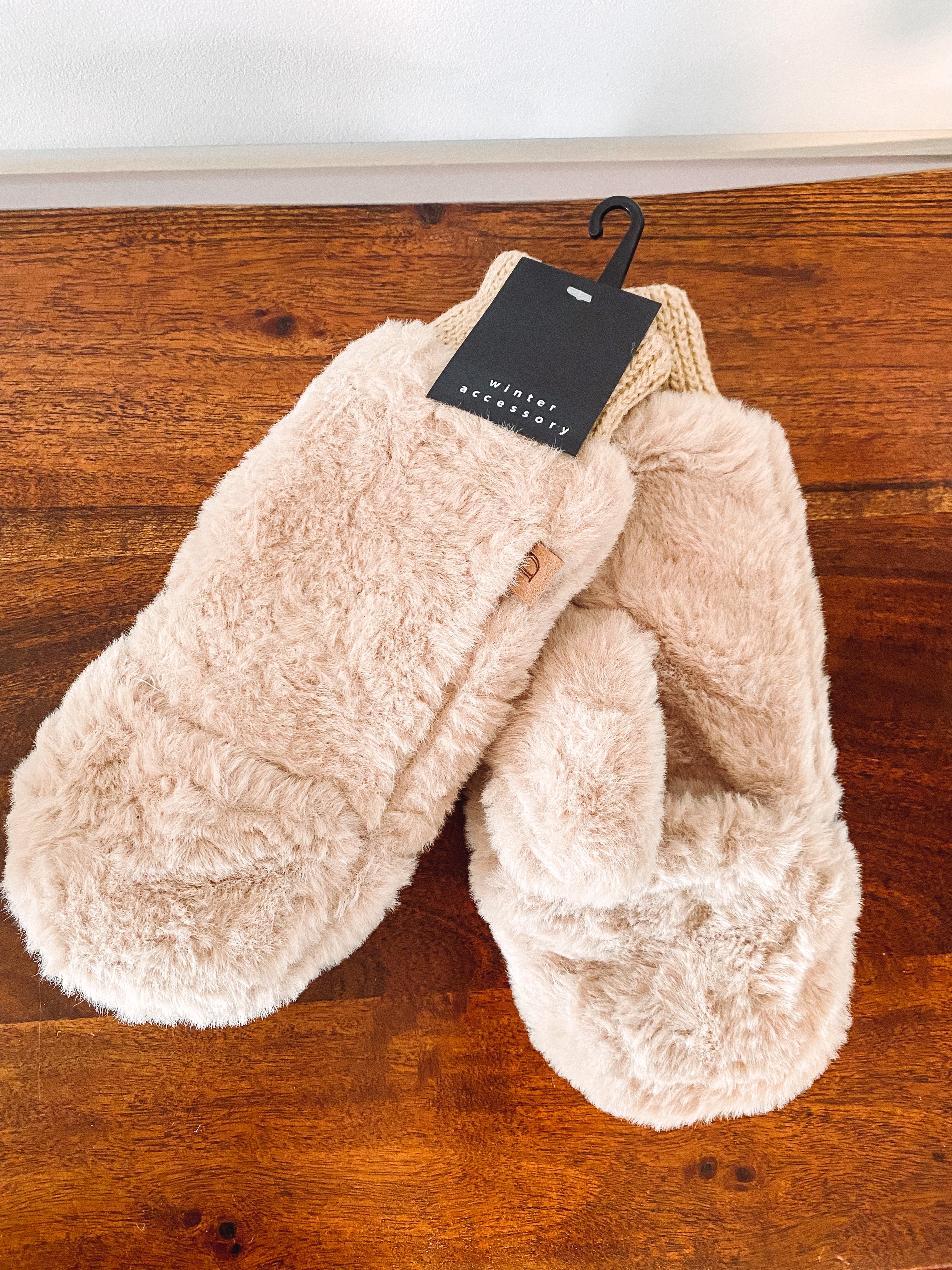 Convertible Fuzzy Mittens